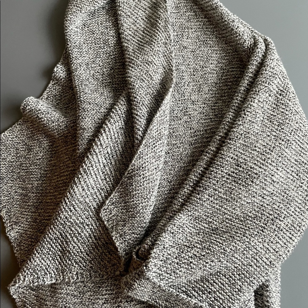 GUC H&M Lightweight Flap Cardigan